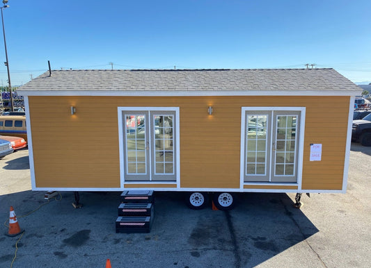 Tiny House auf einem 30m² großen Wohnwagen mit doppelter Klimaanlage