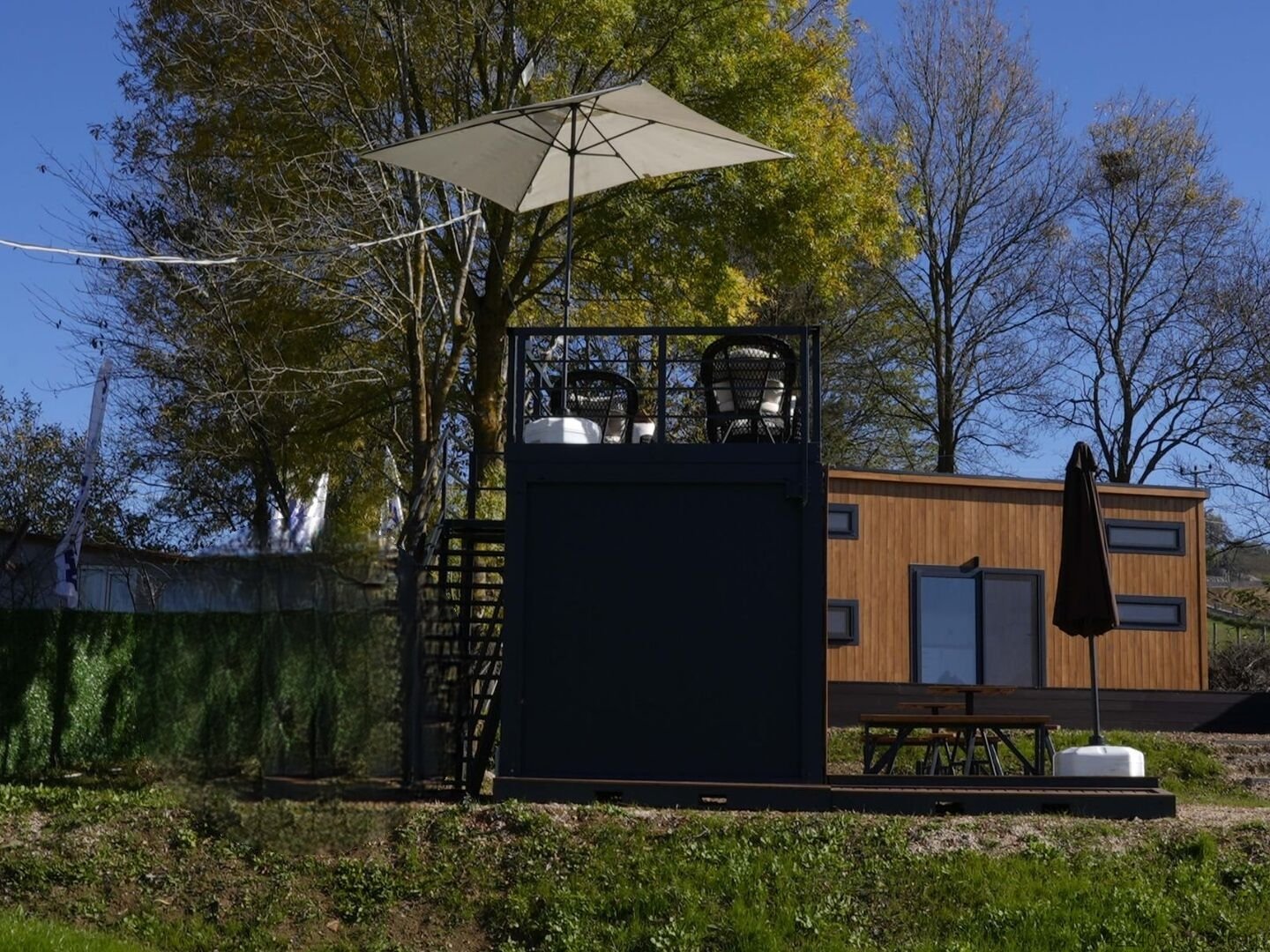 Container-Café mit Veranda