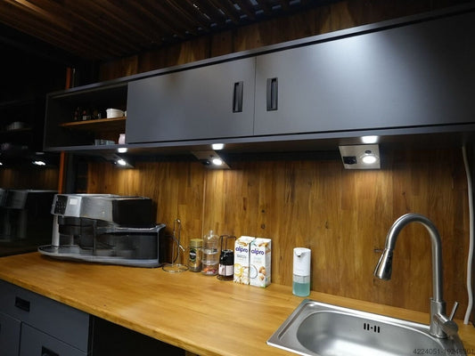 Container-Café mit Veranda