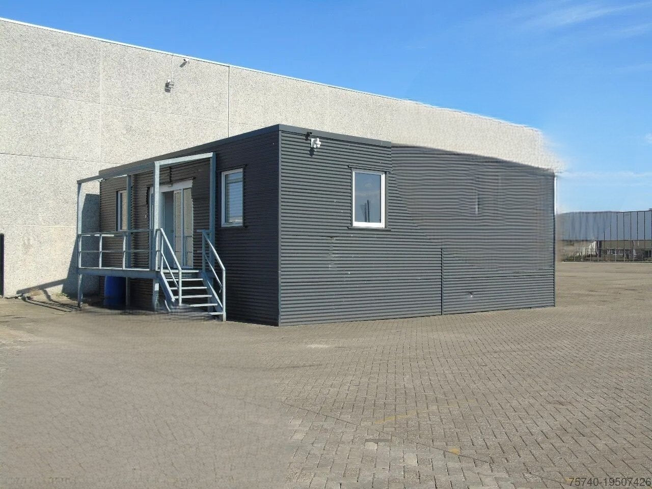 100 m² Büro-/Wohncontainer