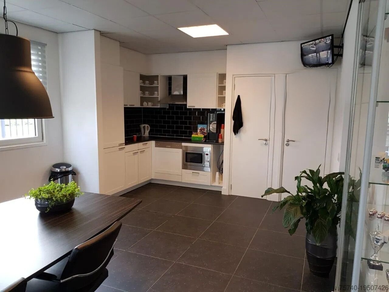 100 m² Büro-/Wohncontainer