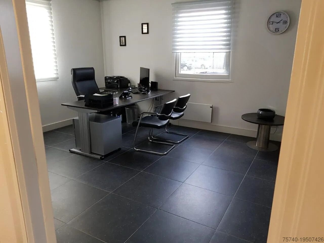 100 m² Büro-/Wohncontainer