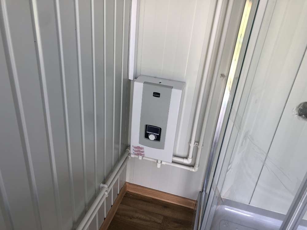 Sanitärcontainer - WC + Dusche + Tank