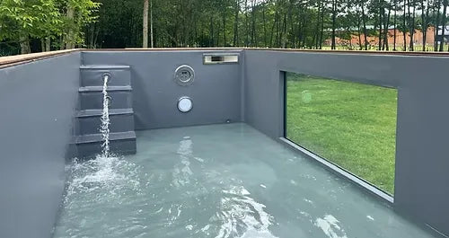 6,2 m x 2,5 m großer, gebrauchsfertiger Containerpool mit Poolfenster