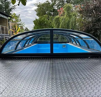 Containerpool 12,2 x 2,8 m, gebrauchsfertig mit Dach, Premium-Paket