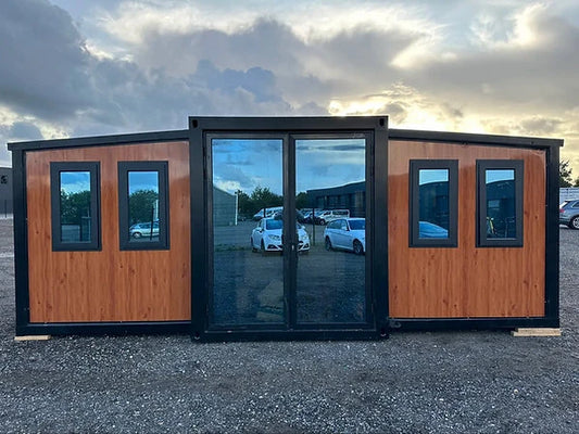 Luxuriöser mobiler Wohncontainer aus Holz
