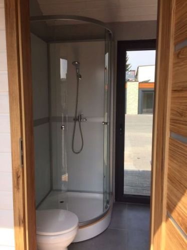 Schlüsselfertiges, hochwertiges Tiny House mit Außenmaß 10,90 x 2,90 m