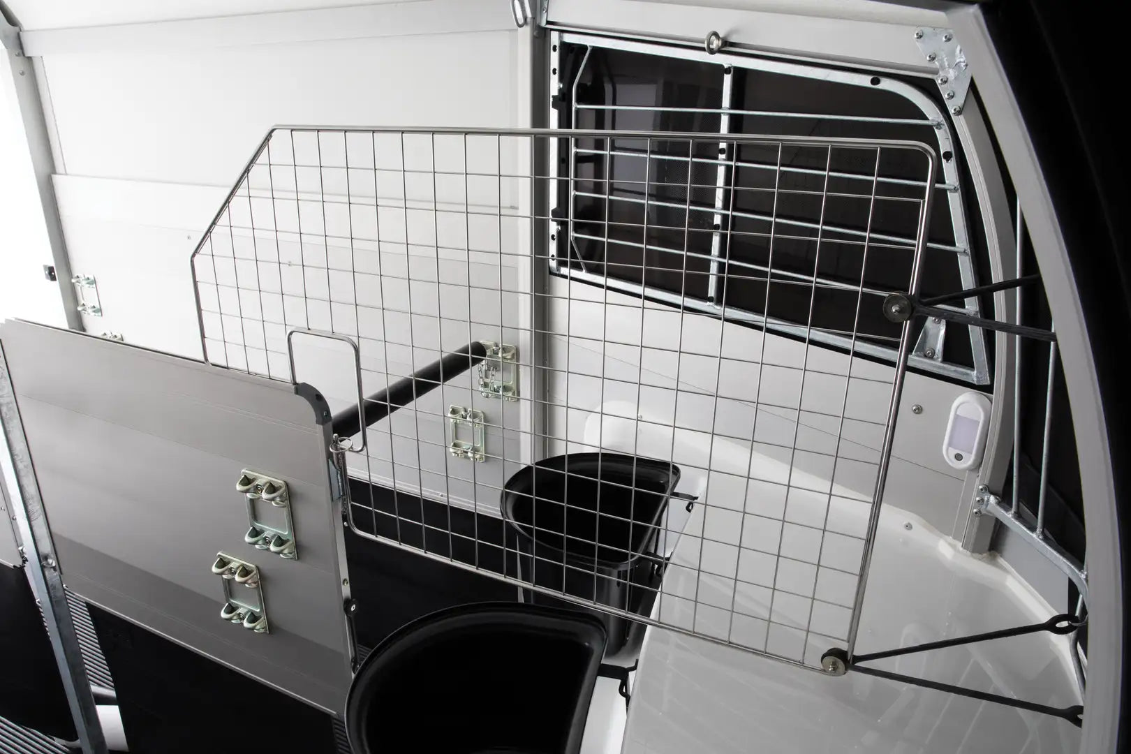 Ifor Williams HBX 511 Pferdetransporter mit Polsterung