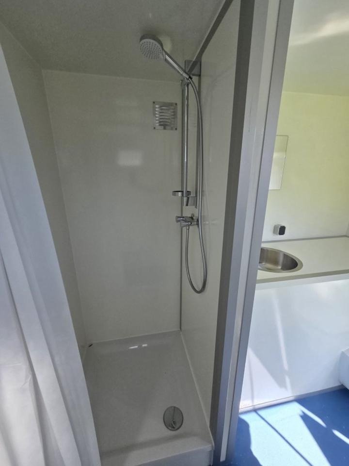 Container als Lebensraum, Badezimmerwagenanhänger Badezimmeranhänger Sanitäranhänger Toilette Dusche