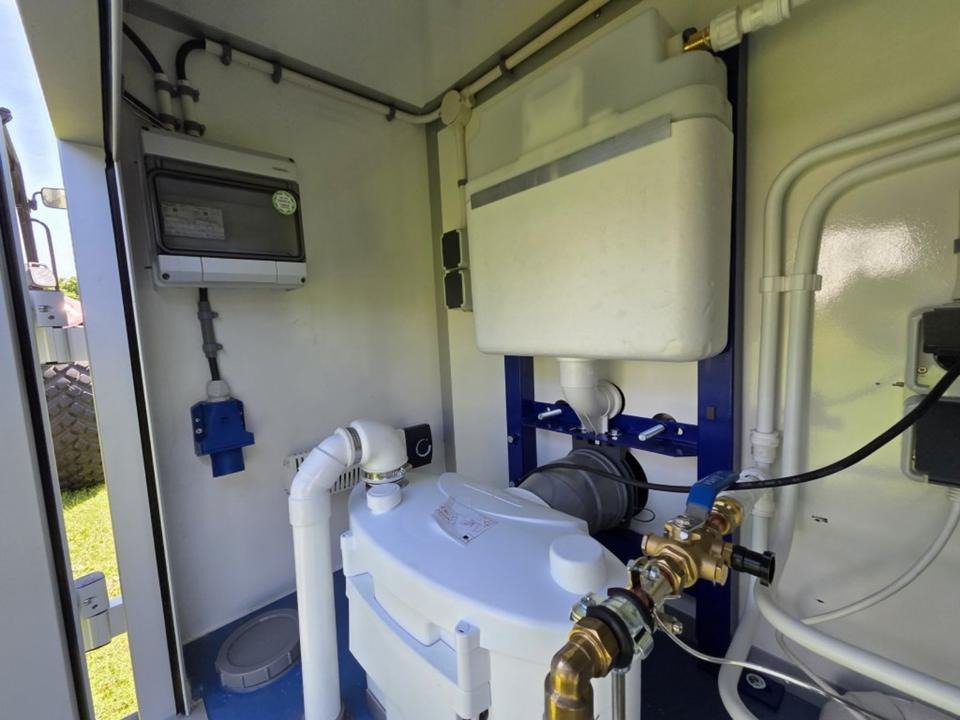 Container als Lebensraum, Badezimmerwagenanhänger Badezimmeranhänger Sanitäranhänger Toilette Dusche