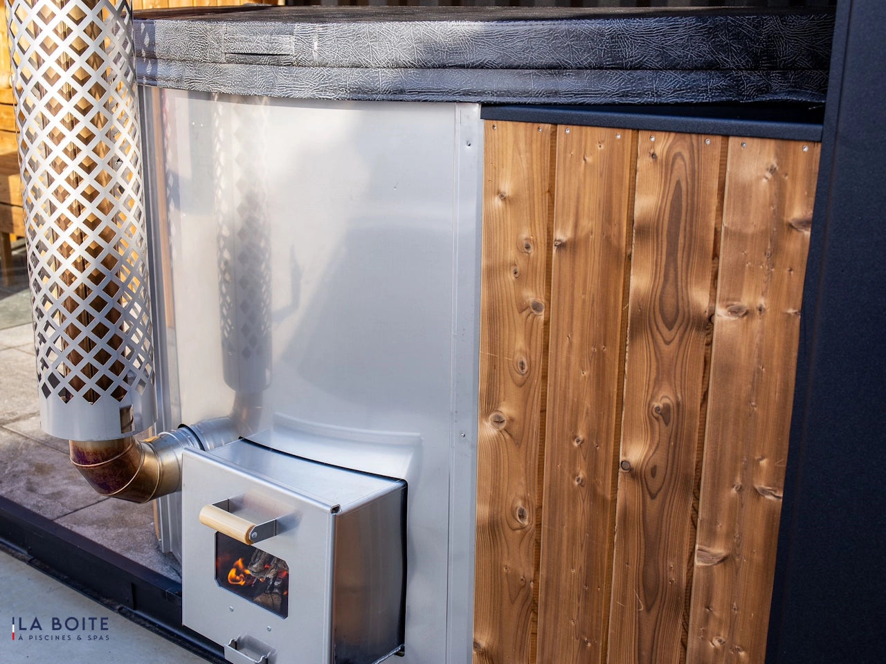 Container, umgebaut in ein 15 m² großes Spa für 4 bis 6 Personen