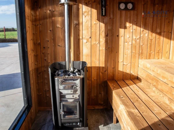 Container, umgebaut in ein 15 m² großes Spa für 4 bis 6 Personen