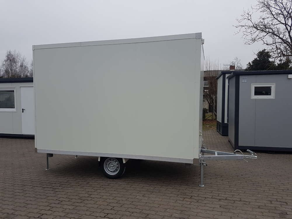 Sanitäranhänger mit Doppeltoilette 3,50x2M 750KG