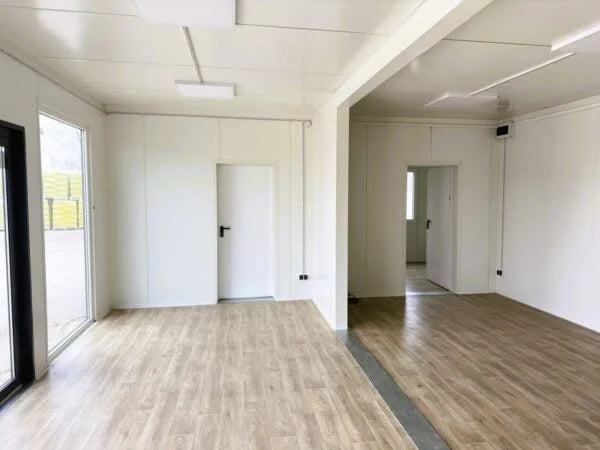 Modularer Sandwich-Container – Büros, Geschäfte/Logements, 6 Teile – 63 m²