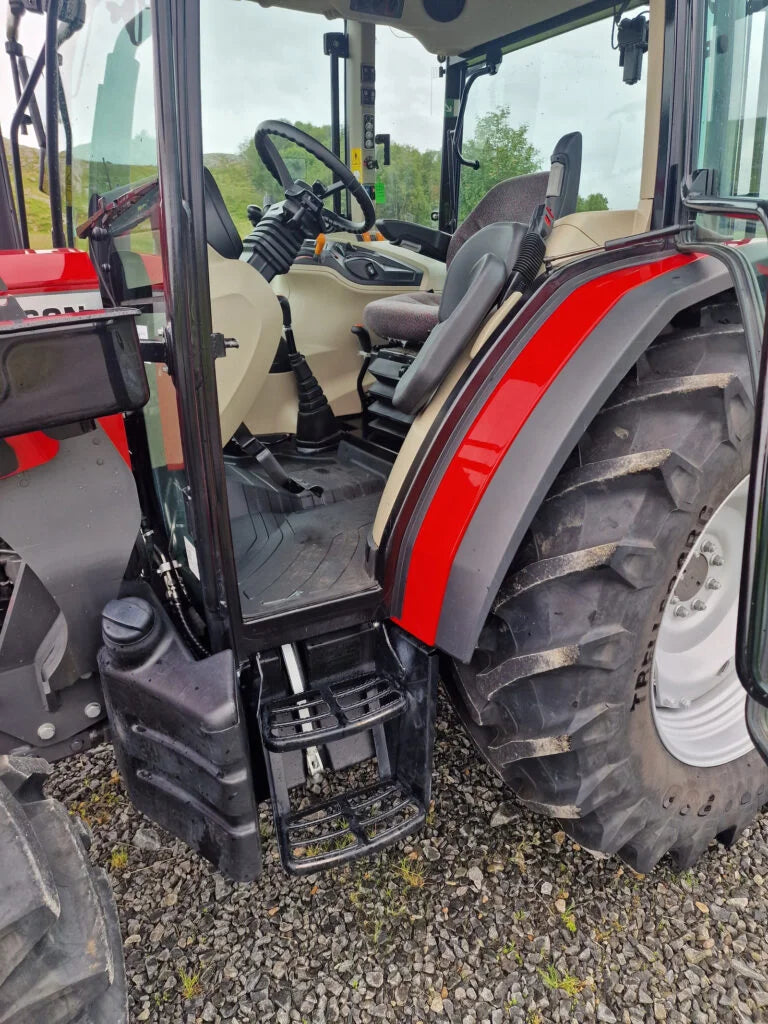 Massey Ferguson 4710M Dyna 2 Traktor – 2021