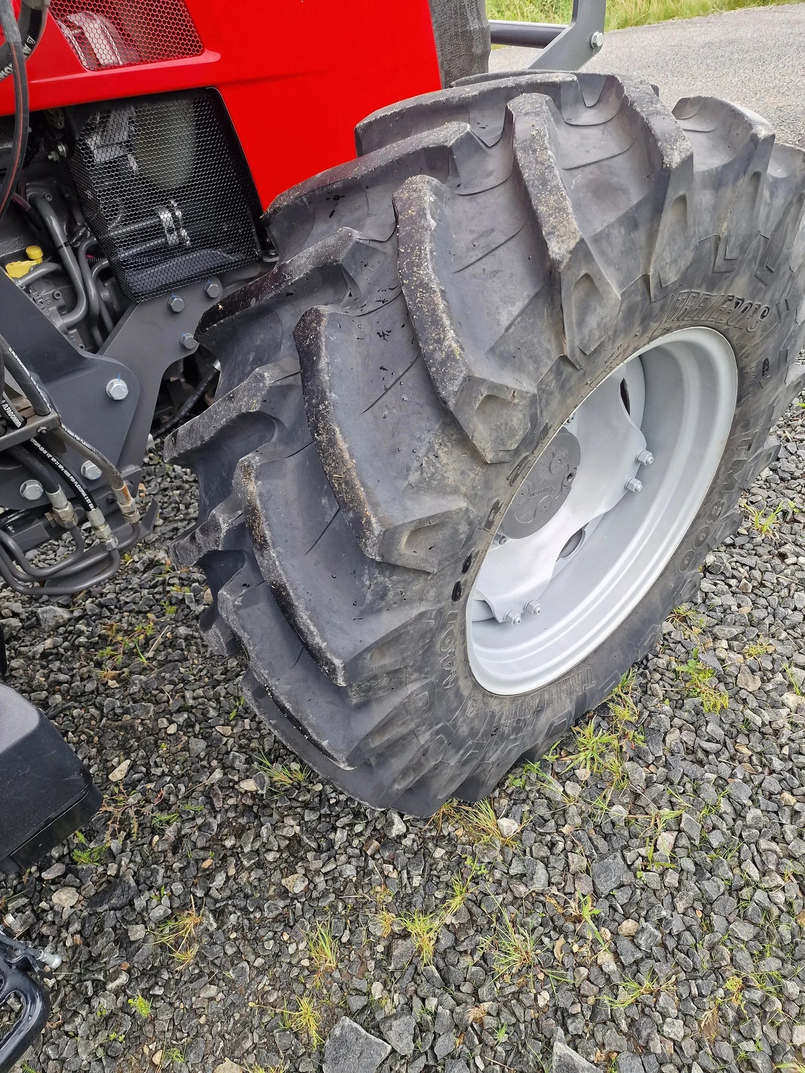 Massey Ferguson 4710M Dyna 2 Traktor – 2021