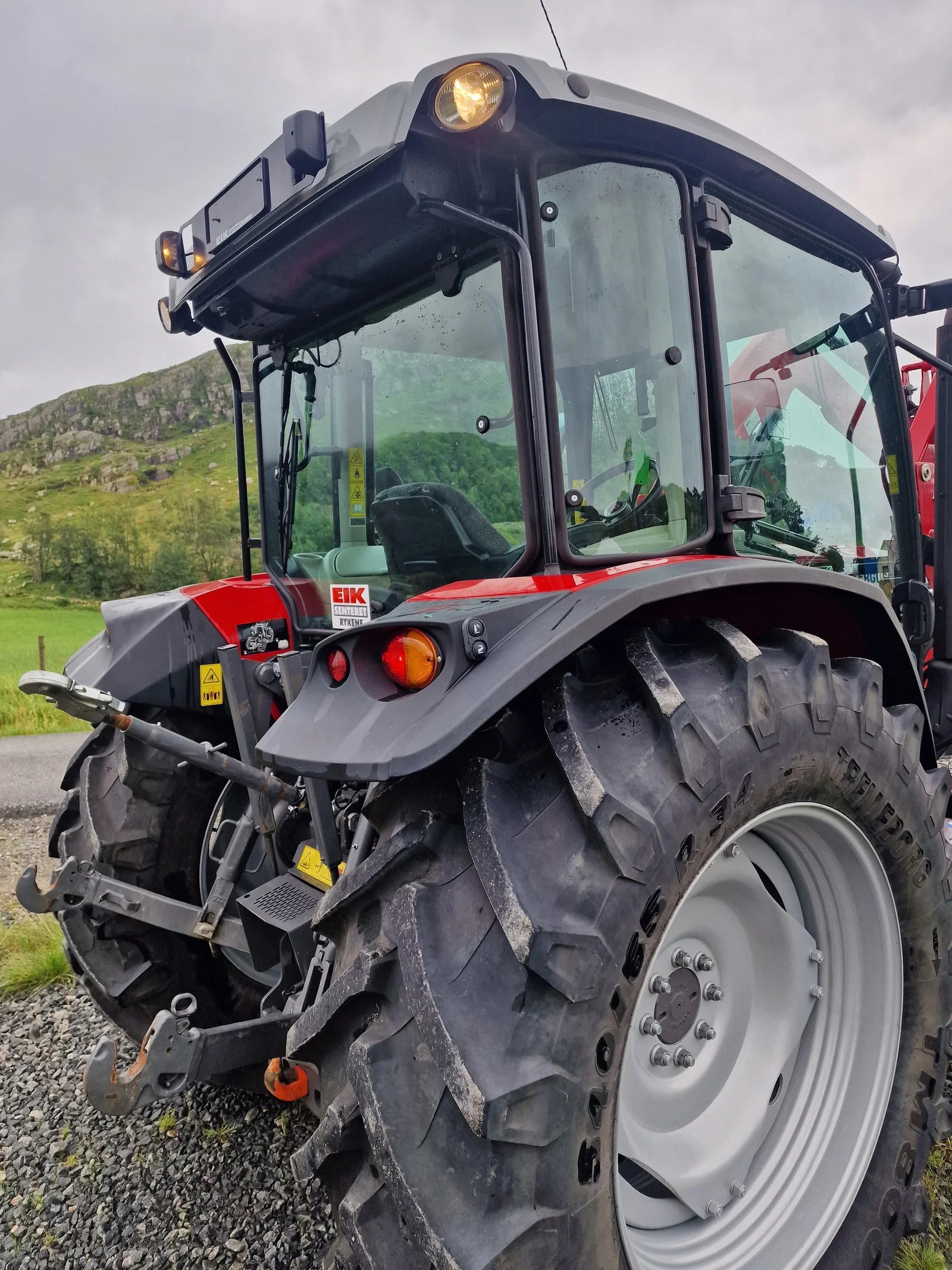 Massey Ferguson 4710M Dyna 2 Traktor – 2021