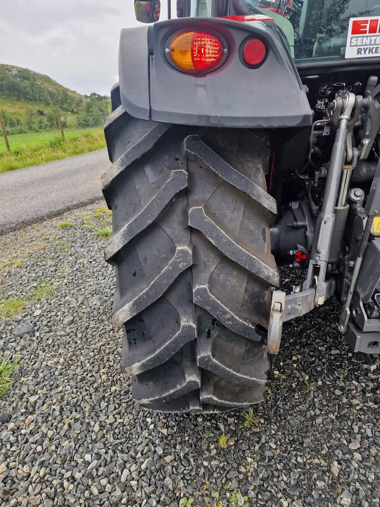 Massey Ferguson 4710M Dyna 2 Traktor – 2021