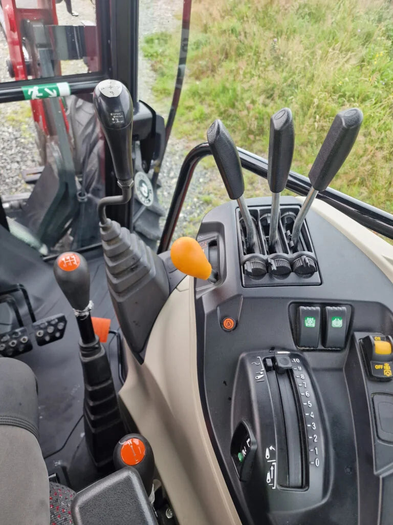 Massey Ferguson 4710M Dyna 2 Traktor – 2021