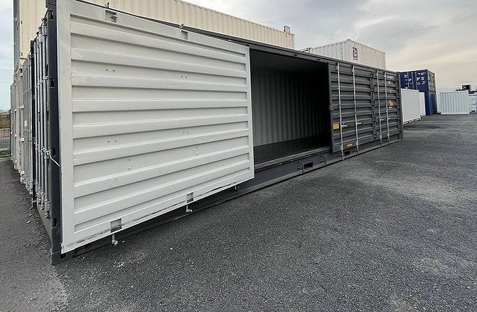 Seecontainer 40′ HC OPEN SIDE 1. Fahrt