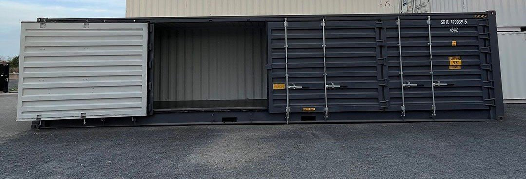 Seecontainer 40′ HC OPEN SIDE 1. Fahrt