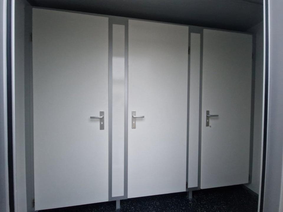 Container als Lebensraum, Toilettenanhänger, Toilettenanhänger, Toilettenanhänger