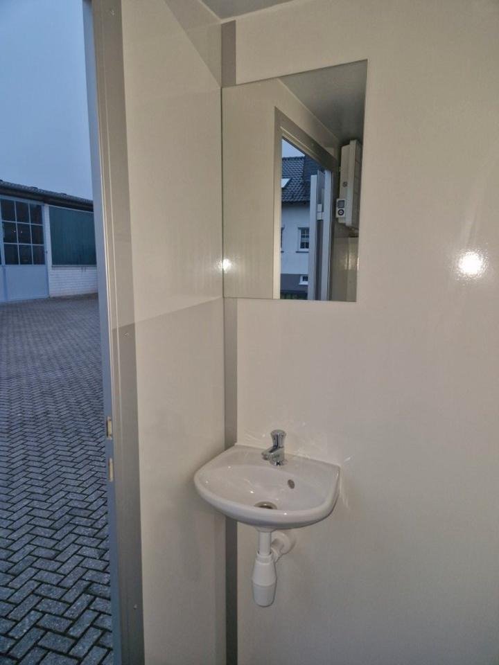 Container als Lebensraum, Toilettenanhänger, Toilettenanhänger, Toilettenanhänger