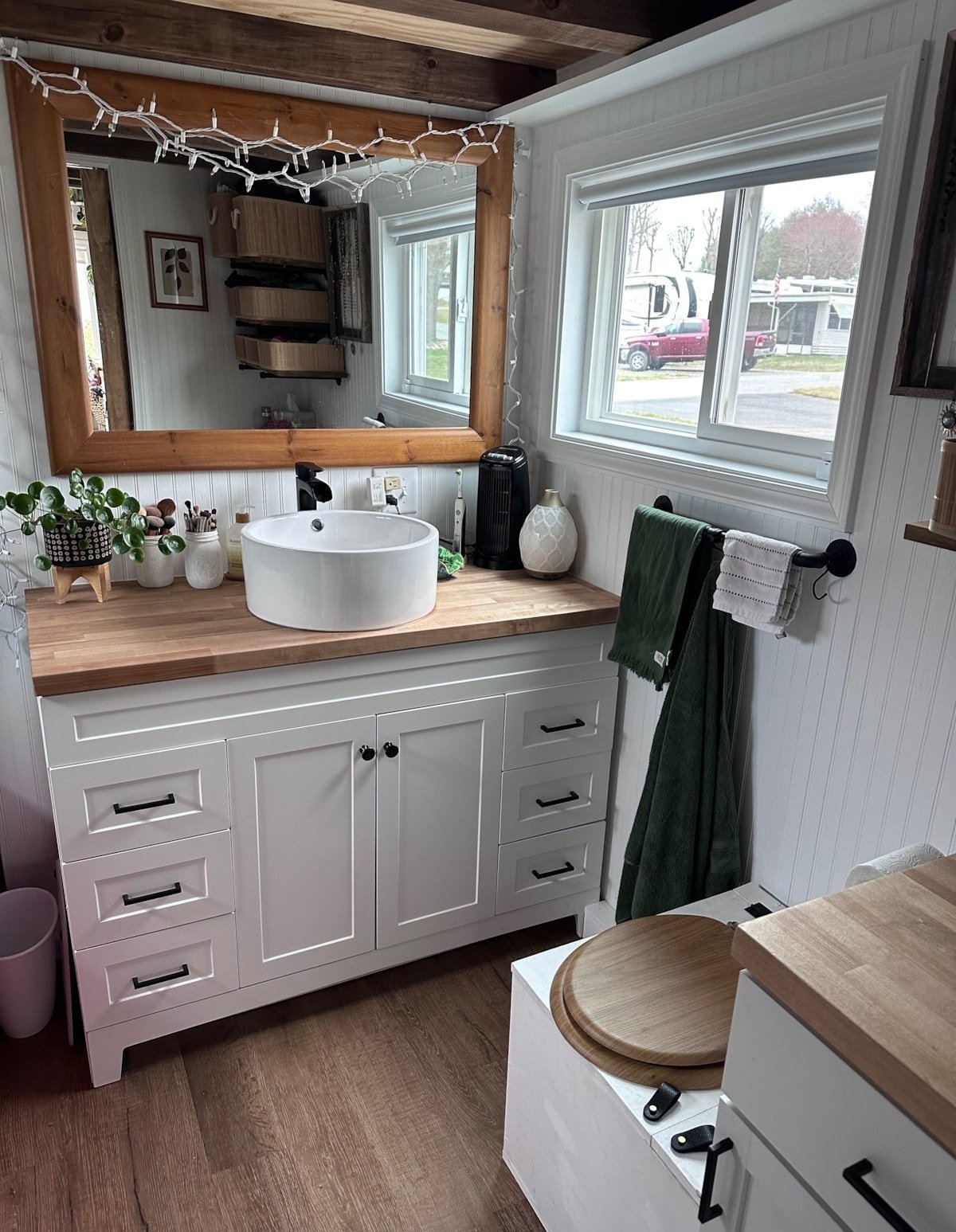 Helles und luftiges Tiny House 35m² auf Rädern mit 2 Schlafzimmern – 1 Badezimmer