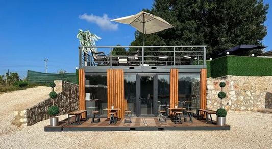 Container-Café mit Veranda