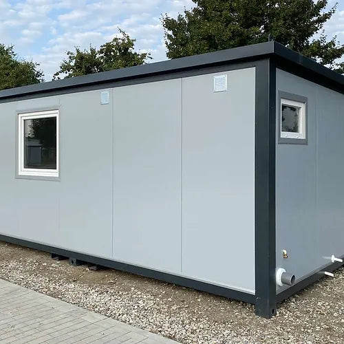 Container 6×2,40m + WC, Dusche und Küche
