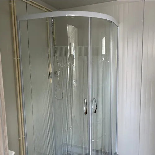 Container 6×2,40m + WC, Dusche und Küche