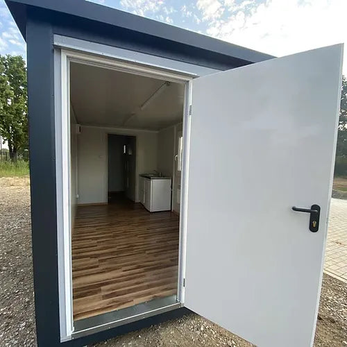 Container 6×2,40m + WC, Dusche und Küche