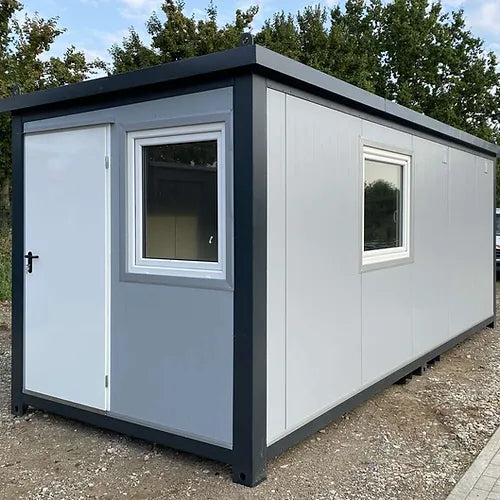 Container 6×2,40m + WC, Dusche und Küche
