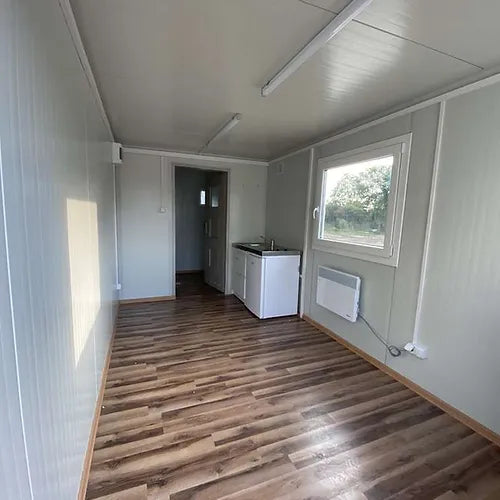 Container 6×2,40m + WC, Dusche und Küche