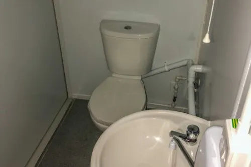 Container 20' Büro + Küche und Toilette