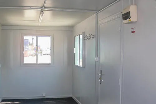 Container 20' Büro + Küche und Toilette