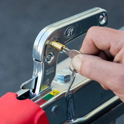 Hohe Plane, Krücken und Stützrad. Stema Variolux 750 Anhänger-Kit inkl.