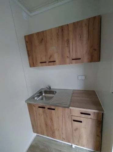 21 m² großer Bürocontainer mit WC und Kochnische