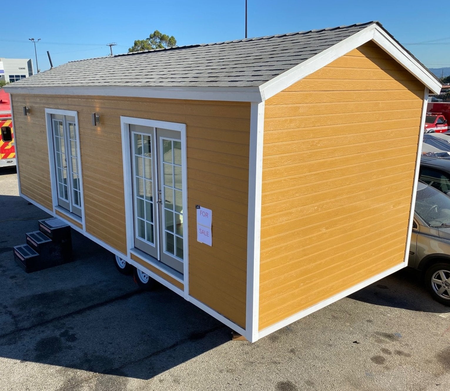 Tiny House auf einem 30m² großen Wohnwagen mit doppelter Klimaanlage